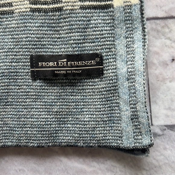 Fiori Difirenze wool scarf one size - Picture 2 of 5